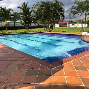 Lodge Turística Natasha - Casa Campestre Y